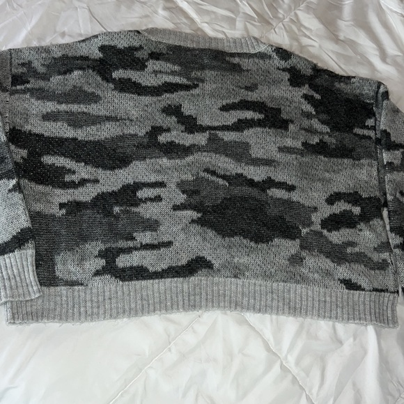 Camo Sweater - Picture 2 of 3